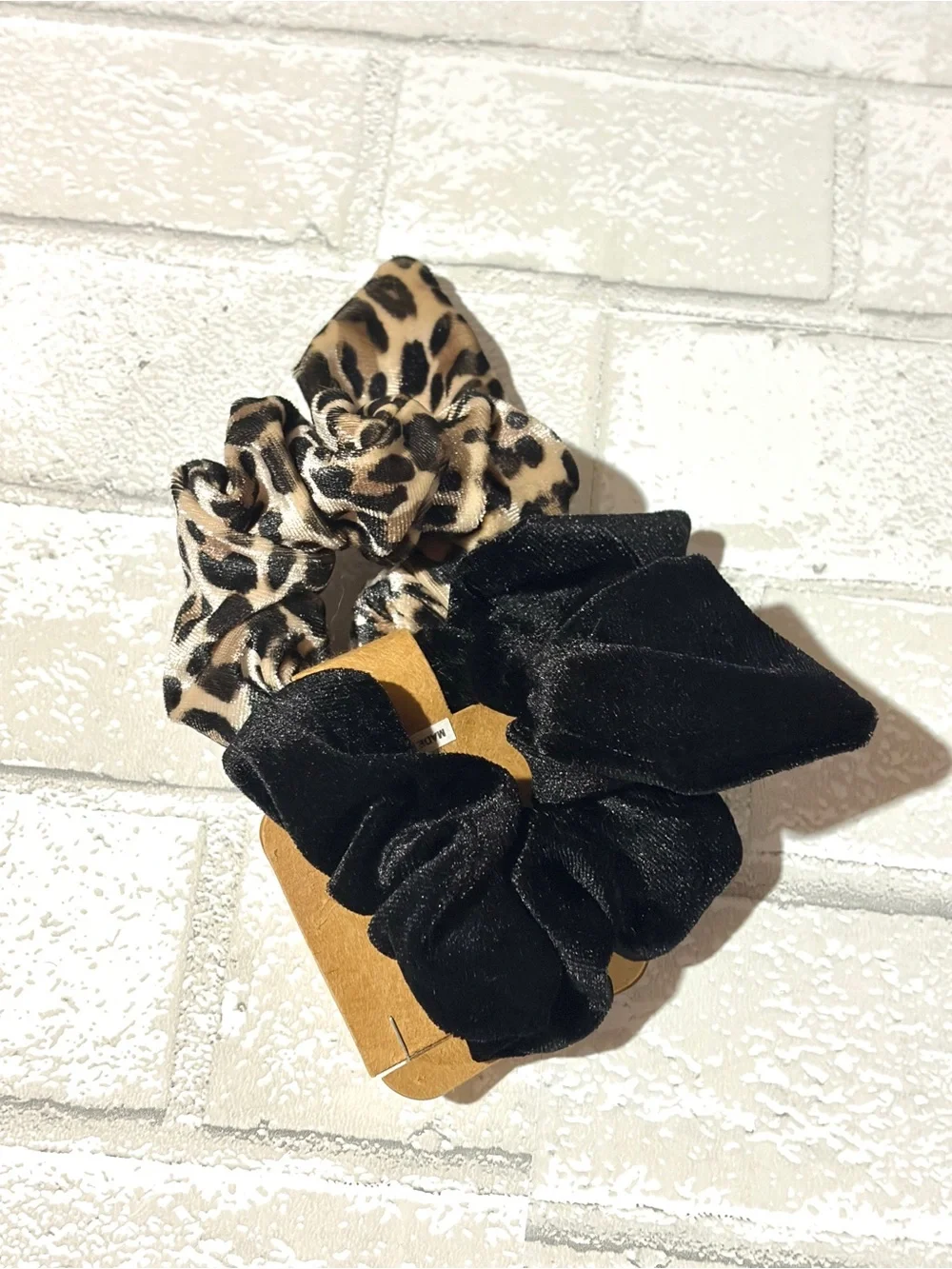 Berry Brand Black and Leopard Bow Scrunchie 2-Piece Set NEW